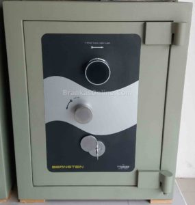 Tips Merubah Nomor Kombinasi Brankas