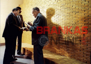 Jumlah Emas Fantastis di Brankas Emas Terbesar Dunia4