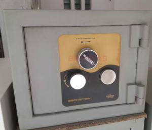 toko brankas dr cipto 3