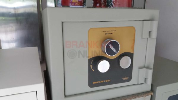 Brankas Solingen Bernstein 04