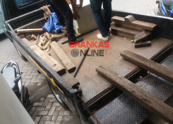 Jasa pindah brankas di barito