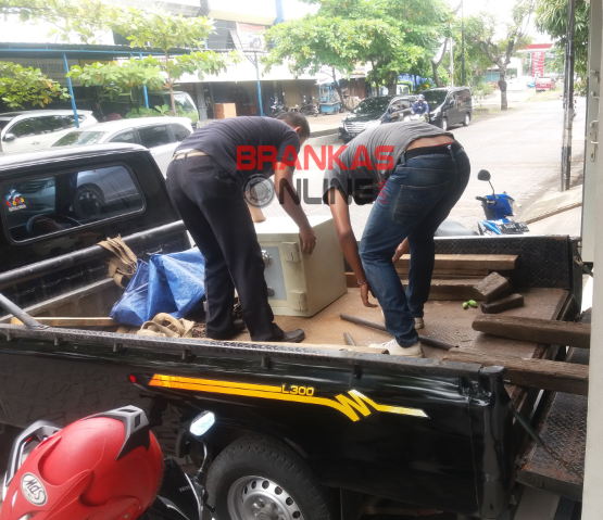 Jasa pindah brankas di tlogosari