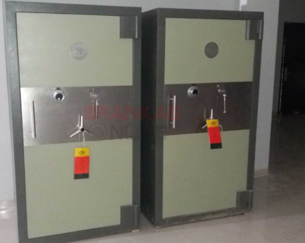 jual brankas di cendrawasih1