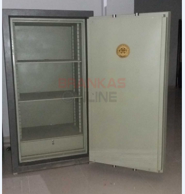 jual brankas di pasar johar1