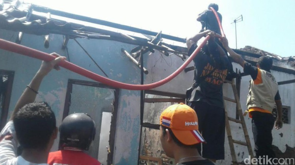 Ditinggal Mudik, Satu Rumah di Kudus Ludes Terbakar
