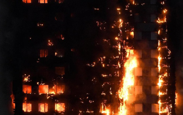 Korban Tewas Kebakaran Apartemen London Bertambah Jadi 30 Orang